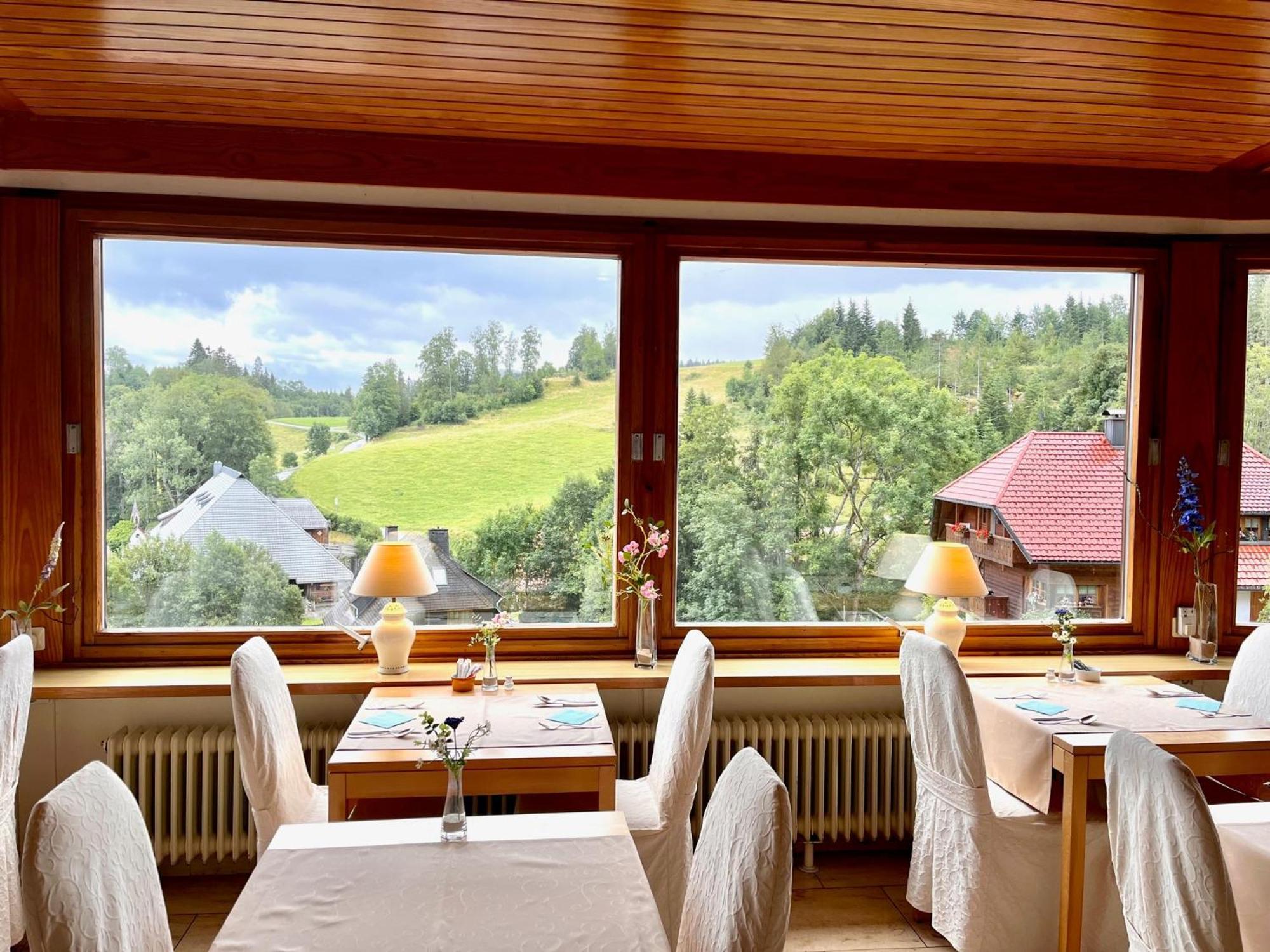 Hotel Sonnenberg Hinterzarten Exterior foto
