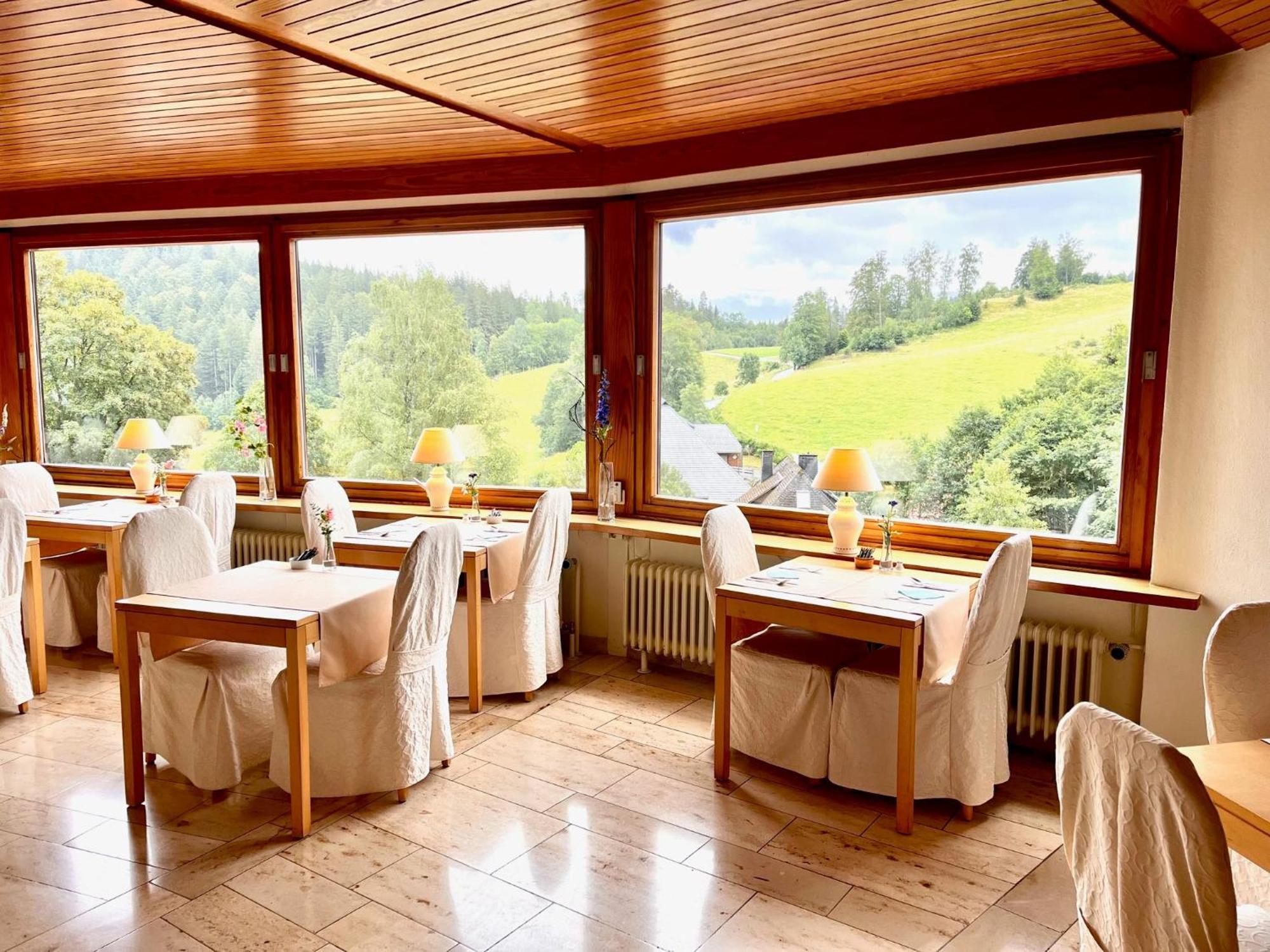 Hotel Sonnenberg Hinterzarten Exterior foto